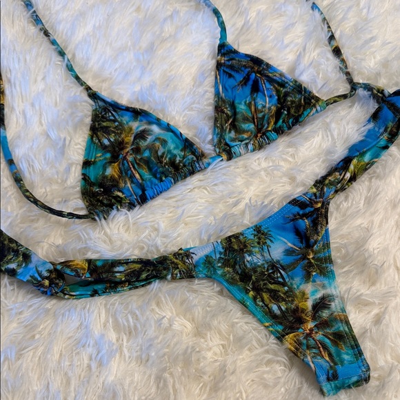 Brazilian Thong Tropical Print Bikini Set - Picture 2 of 4